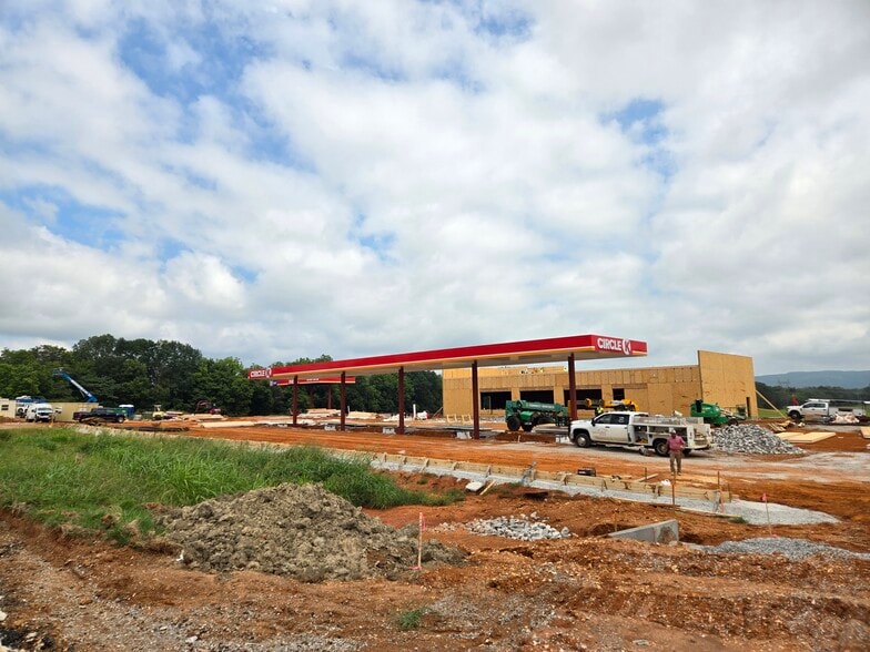 US 64 Hwy, Pelham, TN à vendre - Photo du bâtiment - Image 3 de 11