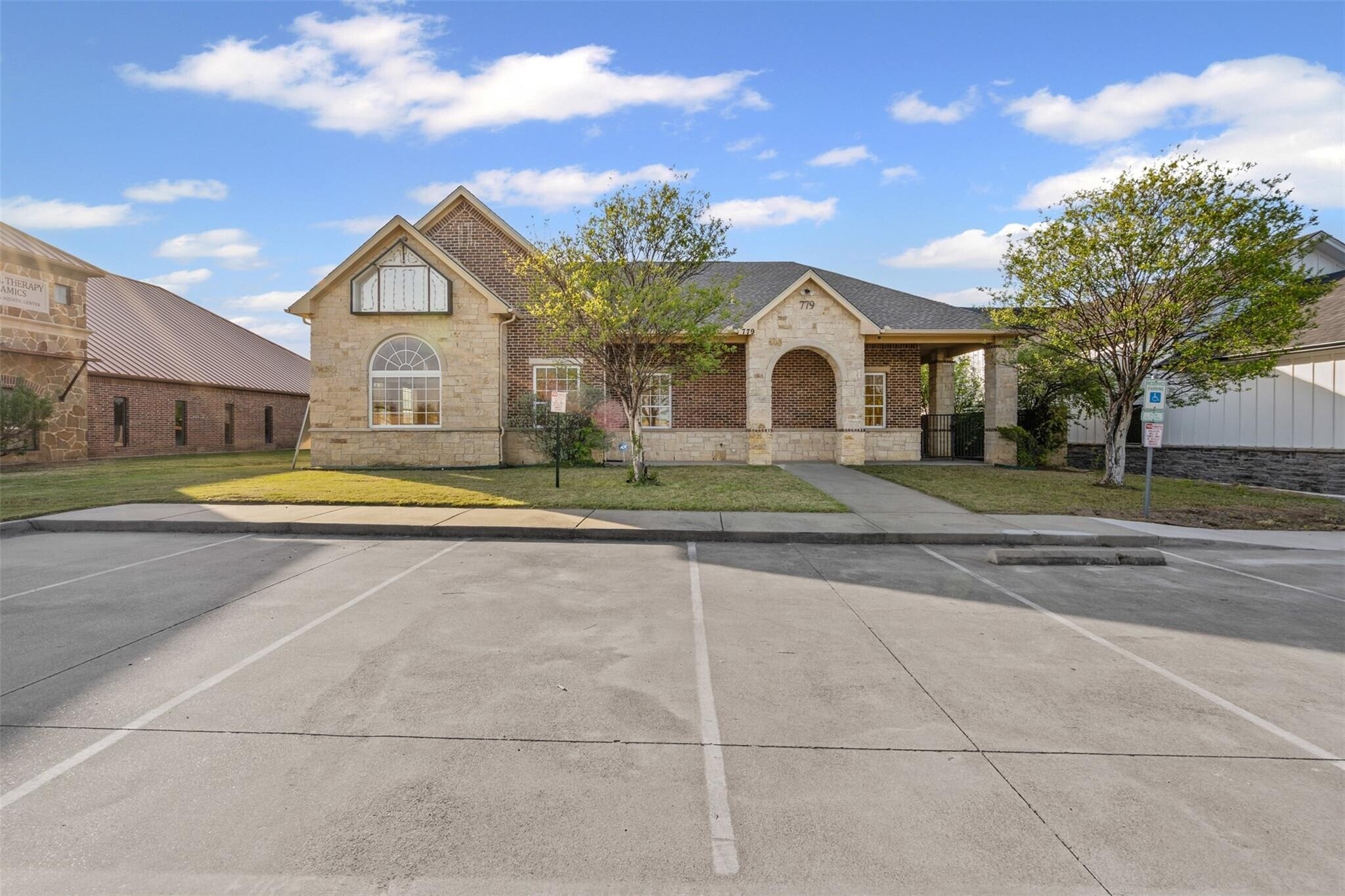 779 E FM 1187, Crowley, TX à vendre Photo principale- Image 1 de 15