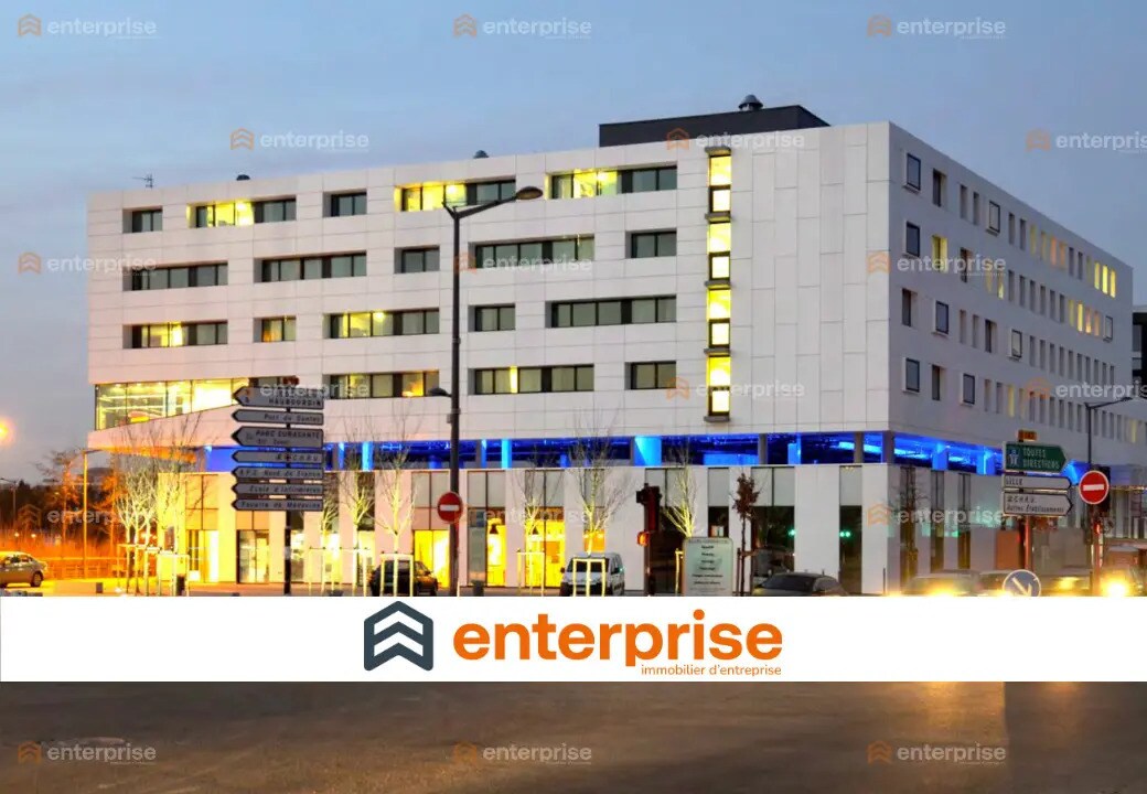 Retail in Loos for lease Building Photo- Image 1 of 2