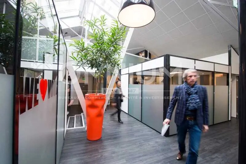 Office in Lyon for sale - Interior Photo - Image 2 of 10