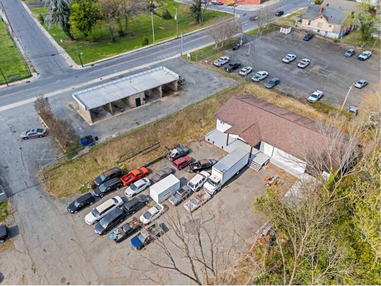 Industrial Warehouse & Carwash portfolio of 2 properties for sale on LoopNet.ca - Primary Photo - Image 2 of 25
