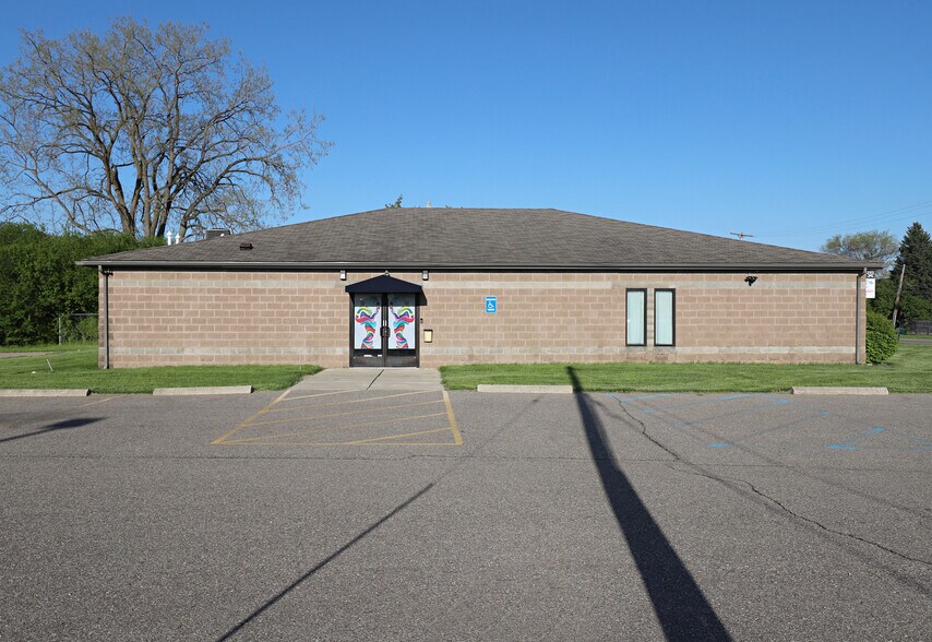 3525 E Court St, Flint, MI à vendre - Photo du bâtiment - Image 3 de 6