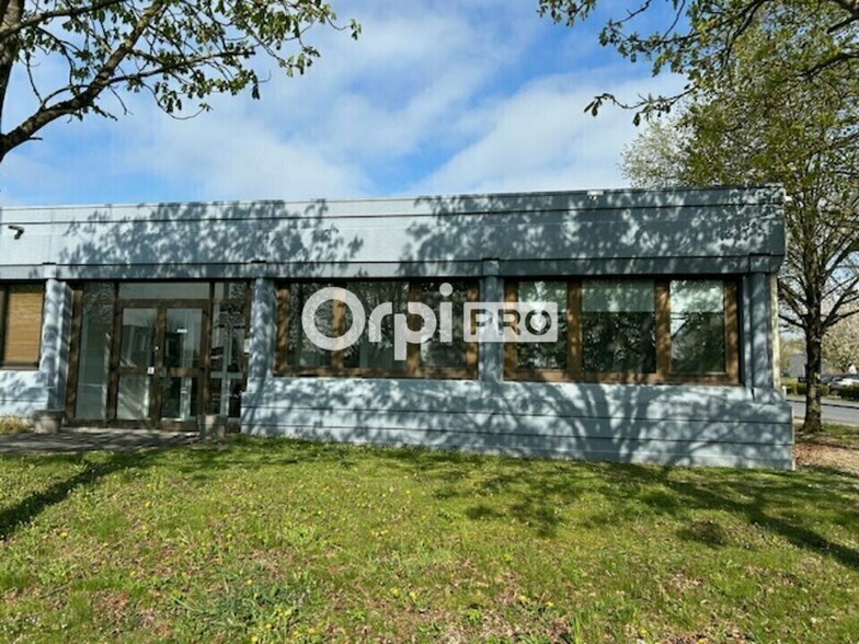 Office in Reims for lease - Building Photo - Image 1 of 5