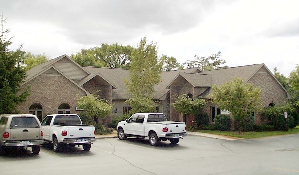 1097 Union Lake Rd, White Lake, MI for lease - Building Photo - Image 2 of 5