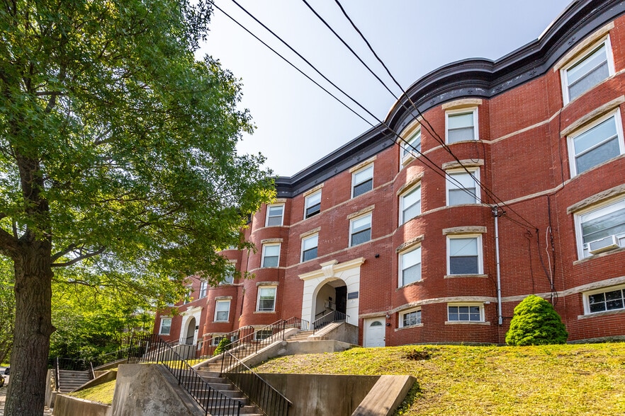 108-116 Winthrop Rd, Brookline, MA for sale - Building Photo - Image 2 of 8