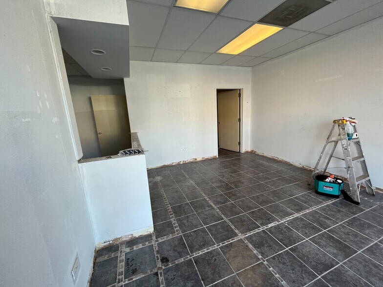 3401-3409 W Fullerton Ave, Chicago, IL à louer - Photo intérieure - Image 3 de 32