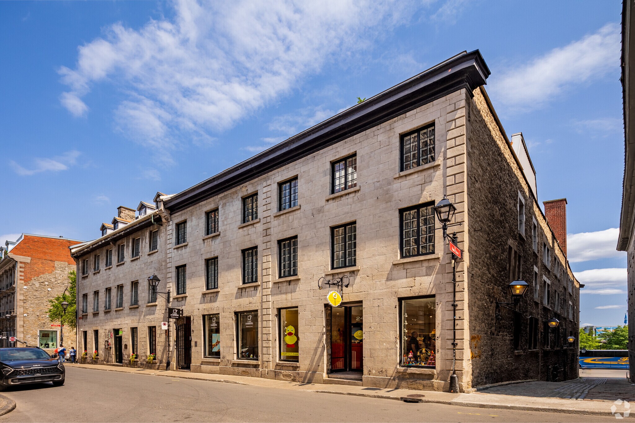 20-24 Rue Saint-Paul O, Montréal, QC à vendre Photo principale- Image 1 de 1