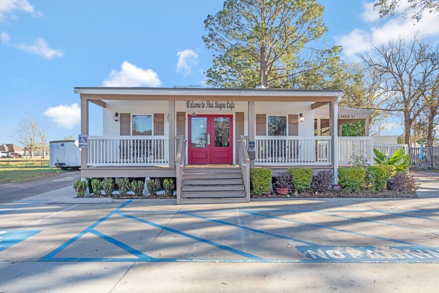 220 Rees St, Breaux Bridge, LA à vendre - Photo principale - Image 1 de 17