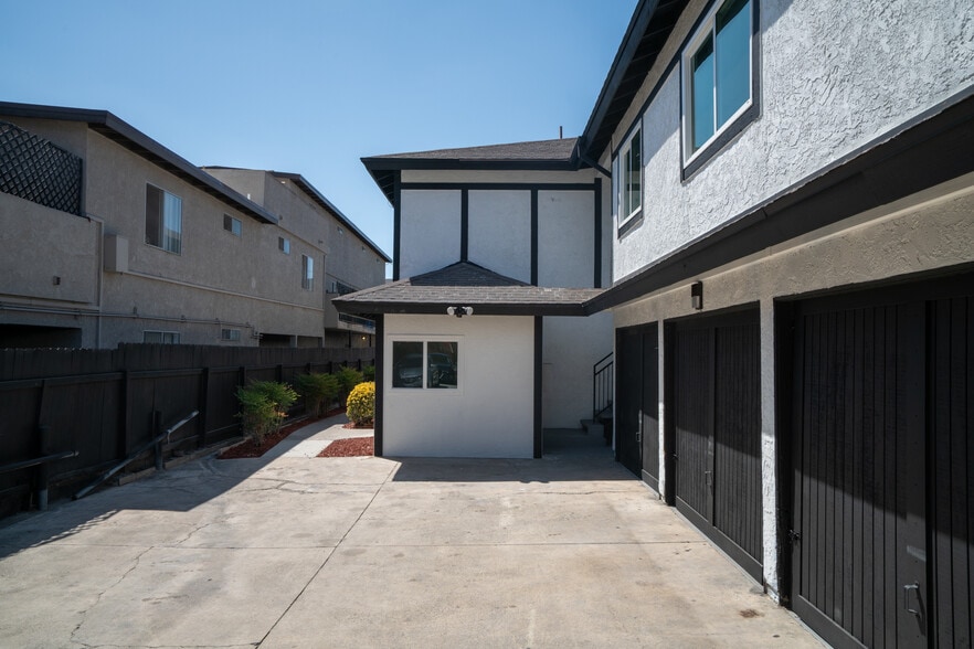 810 S Flower St, Santa Ana, CA for sale - Building Photo - Image 3 of 30
