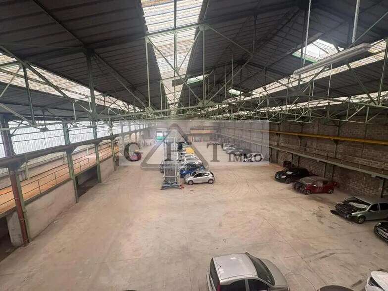 Industrial in Melun for sale - Building Photo - Image 2 of 6