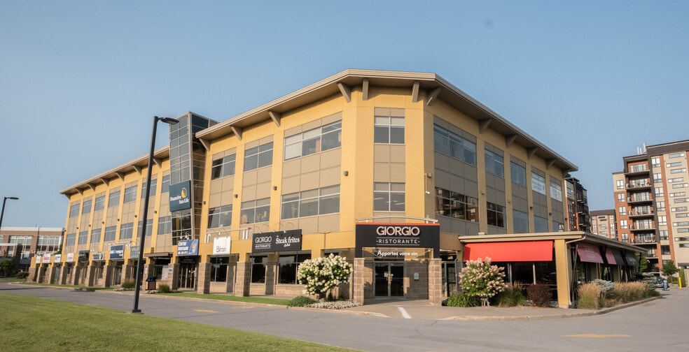 950 Montée Des Pionniers, Terrebonne, QC à louer - Photo principale - Image 1 de 7