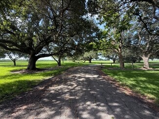 Plus de détails pour 525 Olede Devillier Road, Winnie, TX - Terrain à vendre