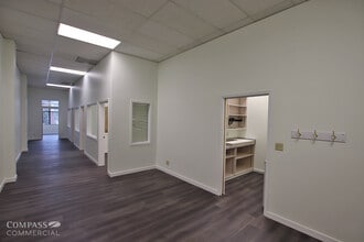 869 NW Wall St, Bend, OR à louer Photo intérieure- Image 1 de 2