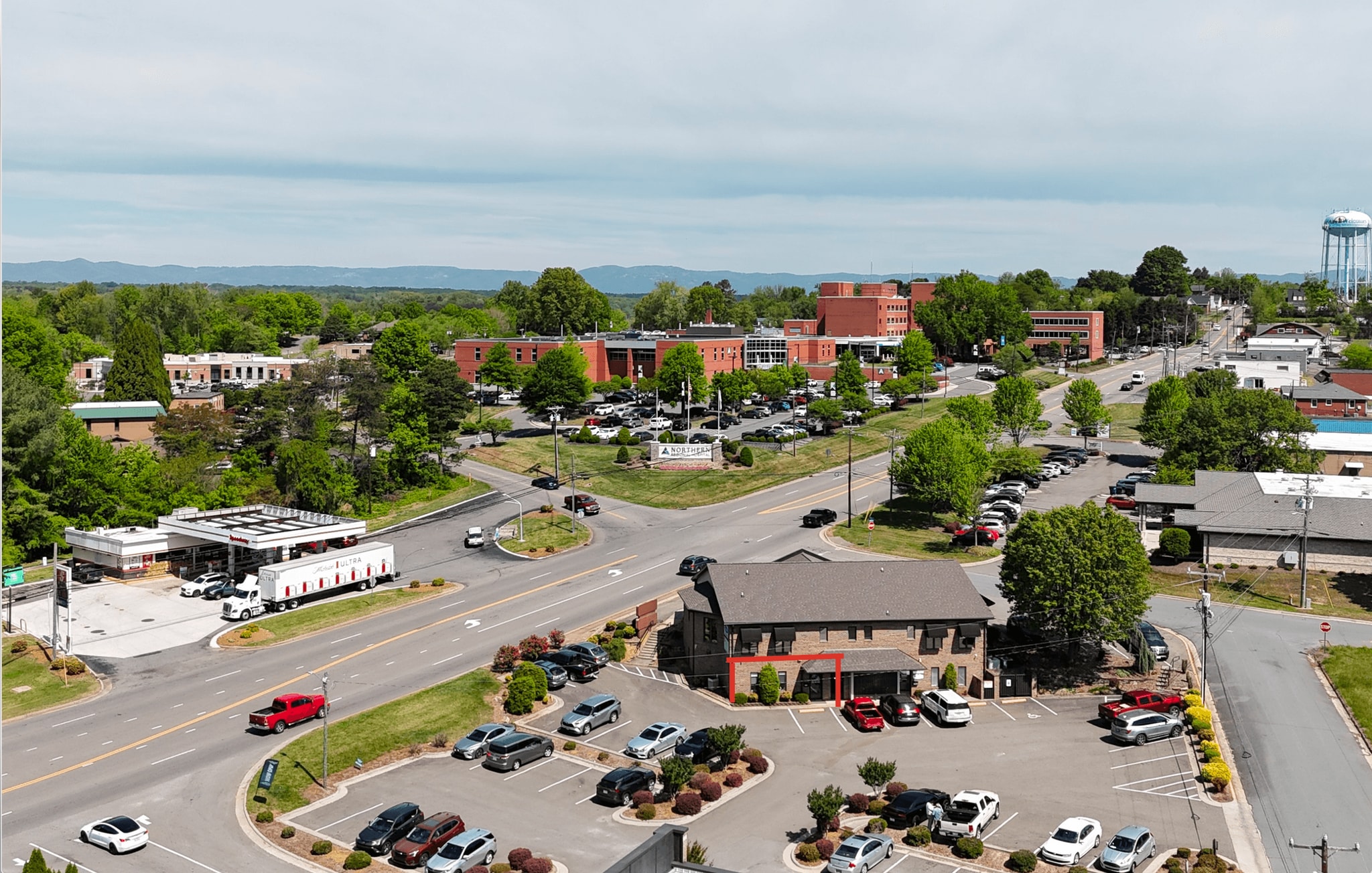 1008 Old Rockford St, Mount Airy, NC for lease Primary Photo- Image 1 of 5