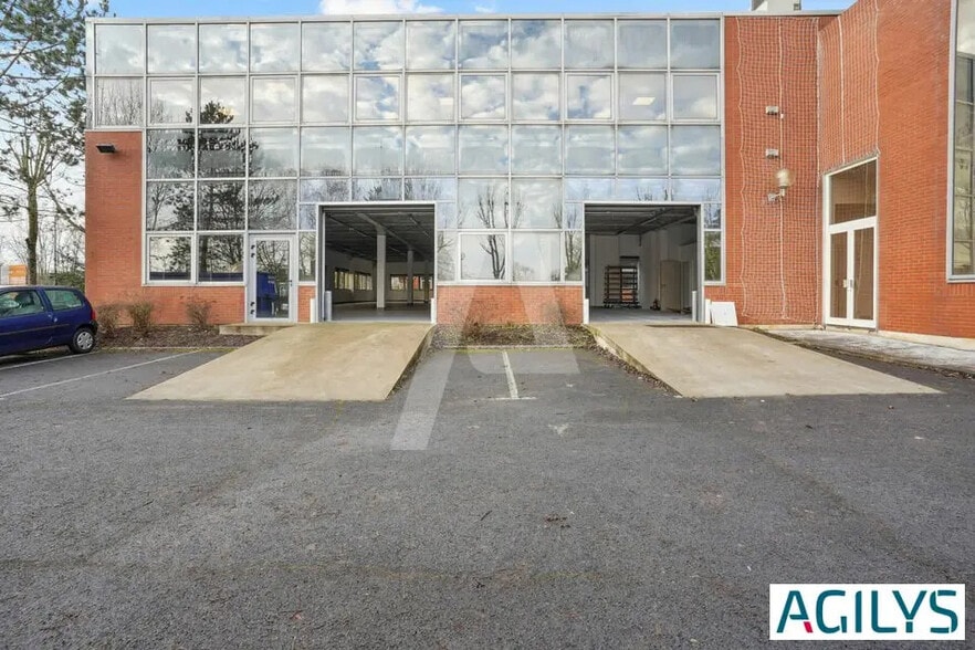 Flex in Les Ulis for lease - Building Photo - Image 3 of 6
