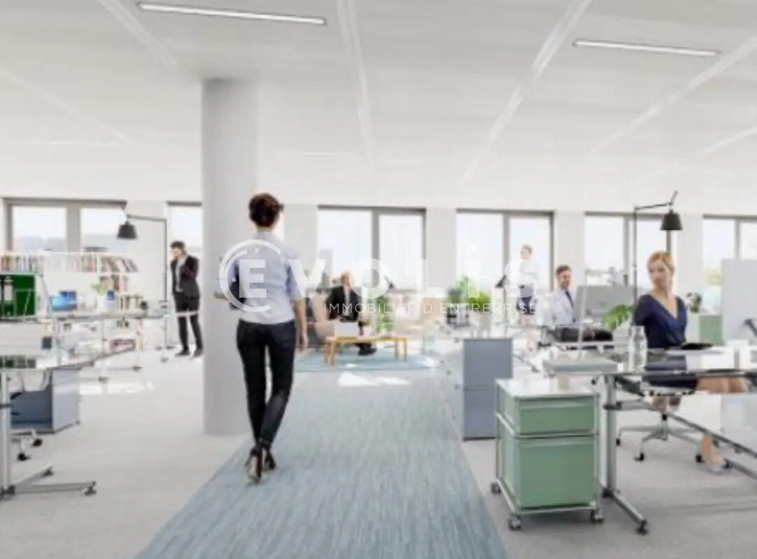 2 Avenue De La Gare, Montigny-le-Bretonneux à louer Photo du bâtiment- Image 1 de 7