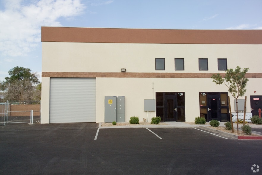 3475 W Lake Mead Blvd, North Las Vegas, NV for lease - Building Photo - Image 2 of 8