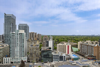 234 Eglinton Ave E, Toronto, ON - aerial  map view