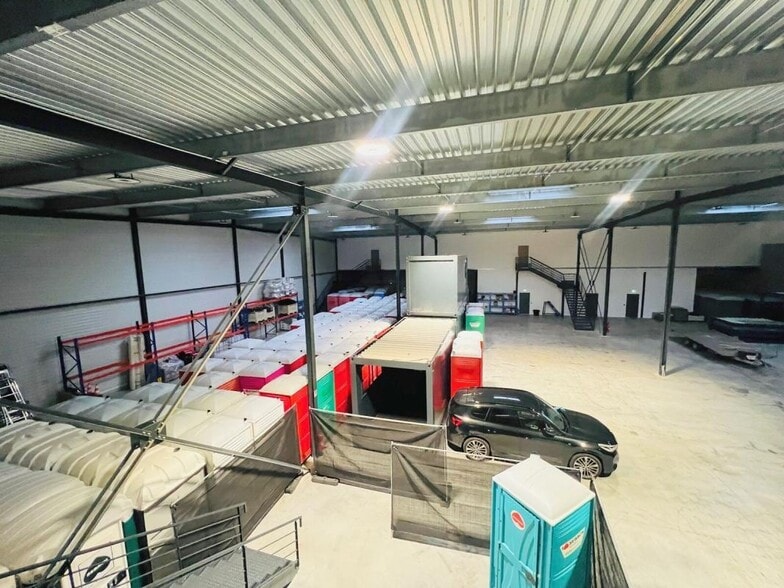 Flex in Buc for lease - Building Photo - Image 3 of 14