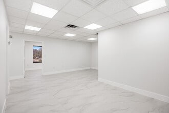 150 NW 70th Ave, Plantation, FL à louer Photo intérieure- Image 2 de 12