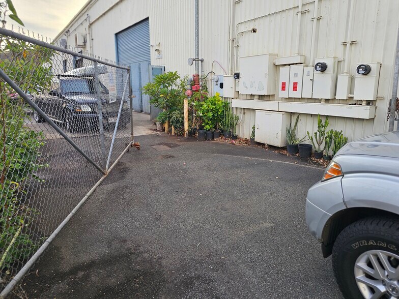 96-1276-1276 Waihona St, Pearl City, HI à louer - Photo du bâtiment - Image 1 de 36
