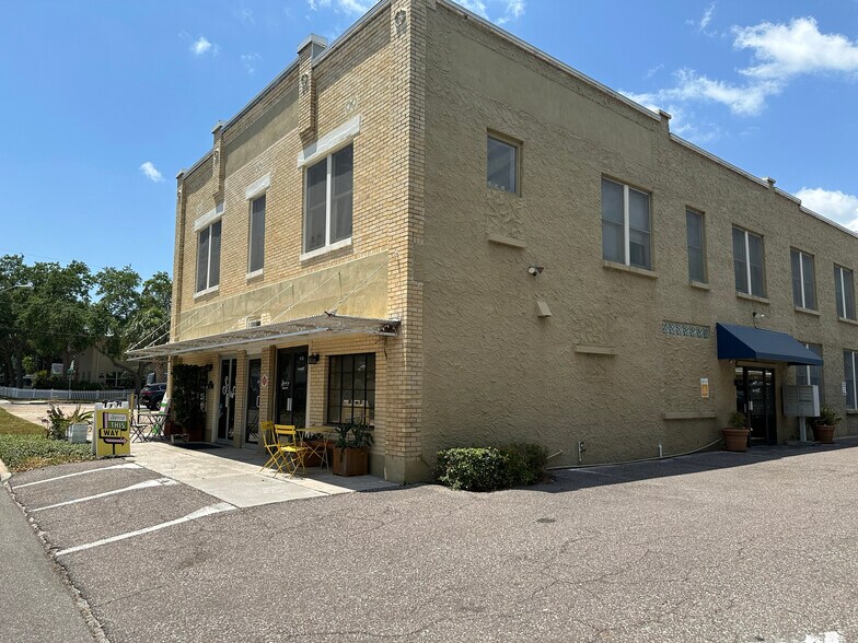 675 30th Ave N, Saint Petersburg, FL à vendre - Photo du bâtiment - Image 2 de 10