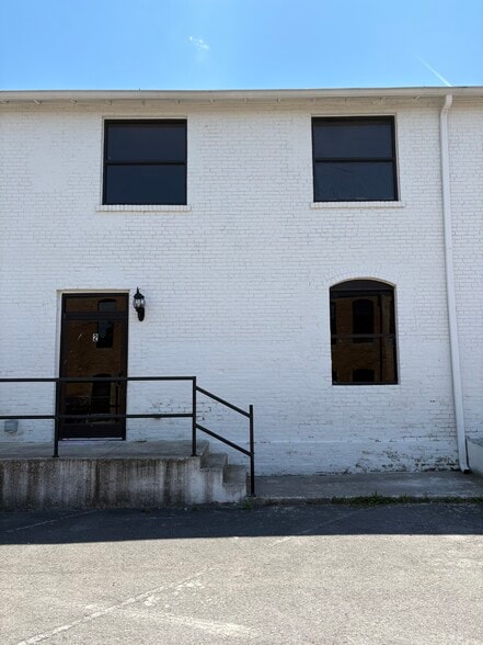 27 N Main St, Springfield, TN for lease - Building Photo - Image 2 of 2