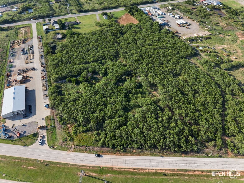 4017 Bartosh Ln, Wichita Falls, TX for sale - Aerial - Image 2 of 22