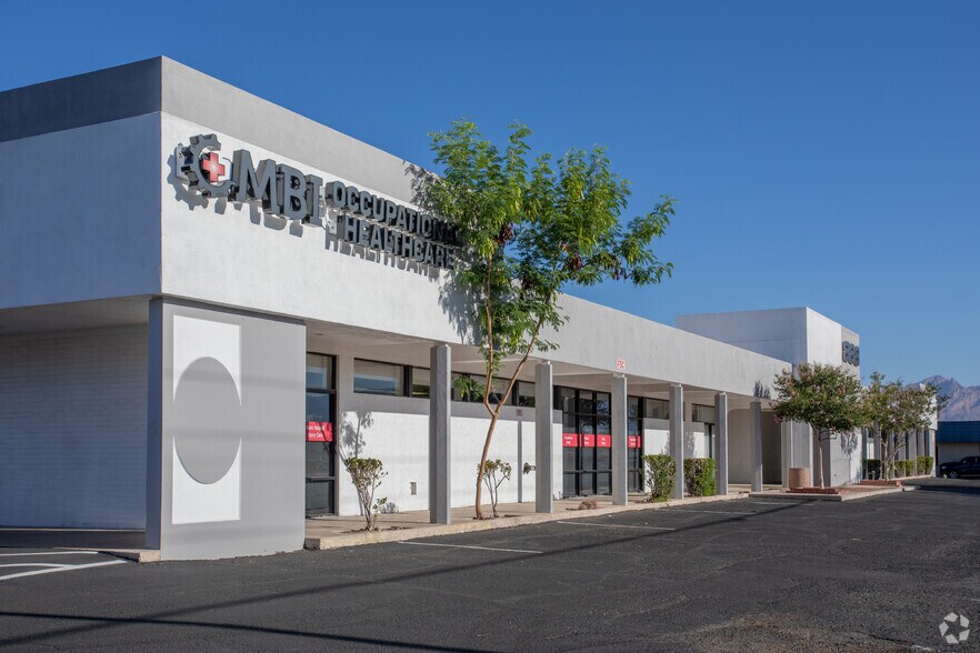 888 S Craycroft Rd, Tucson, AZ for lease - Building Photo - Image 1 of 9