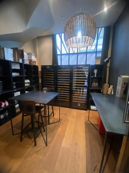 Bureau dans CHAMPAGNE-AU-MONT-D'OR à vendre - Photo intérieure - Image 2 de 6