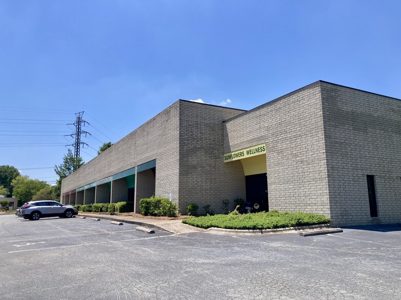 200 Pomona Dr, Greensboro, NC for lease - Building Photo - Image 2 of 6