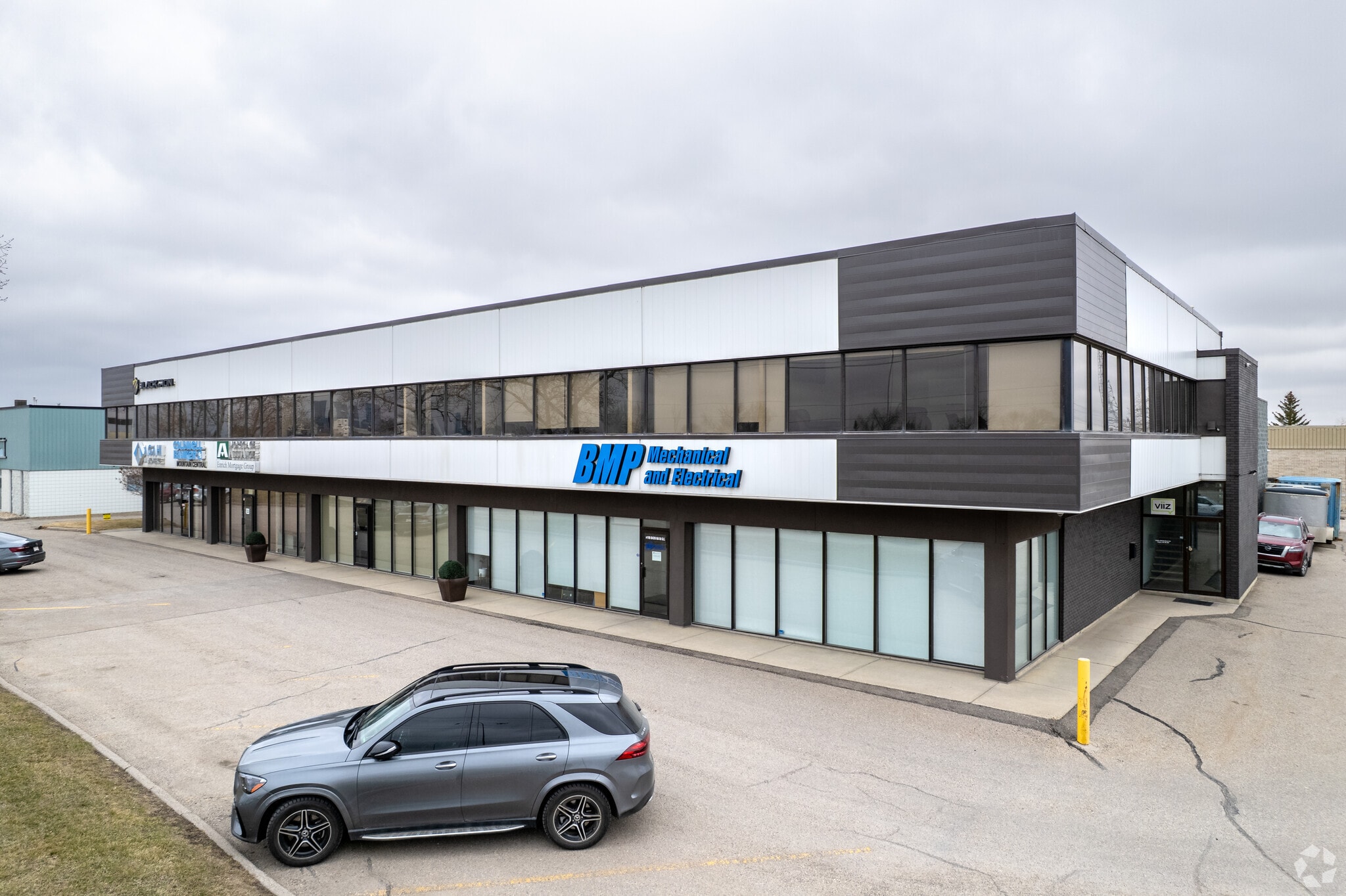 6420 6A St SE, Calgary, AB for lease Primary Photo- Image 1 of 7