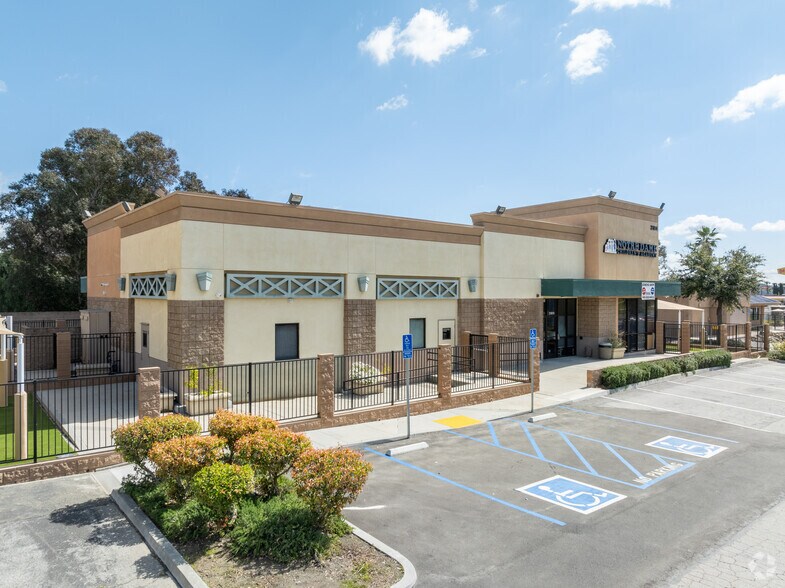 31814 Castaic Rd, Castaic, CA à vendre - Photo du bâtiment - Image 3 de 8