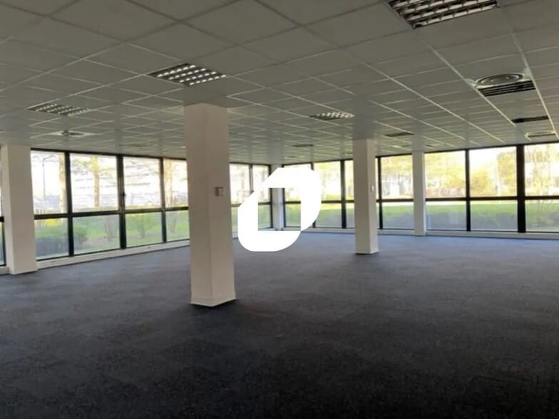 Office in VILLENEUVE-D'ASCQ for lease - Interior Photo - Image 2 of 18
