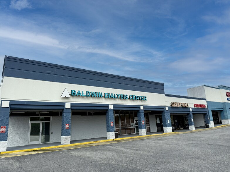 1320 N Columbia St, Milledgeville, GA for lease - Building Photo - Image 2 of 9
