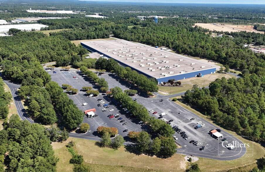 2000 Carolina Pines Dr, Blythewood, SC à louer - Photo du bâtiment - Image 3 de 7