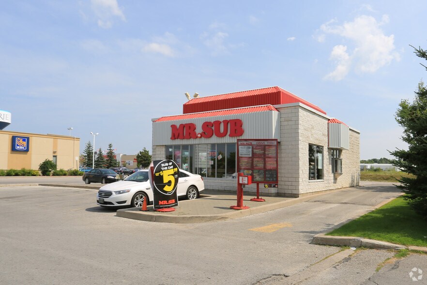 103 Mapleview Dr, Barrie, ON à vendre - Photo principale - Image 1 de 1