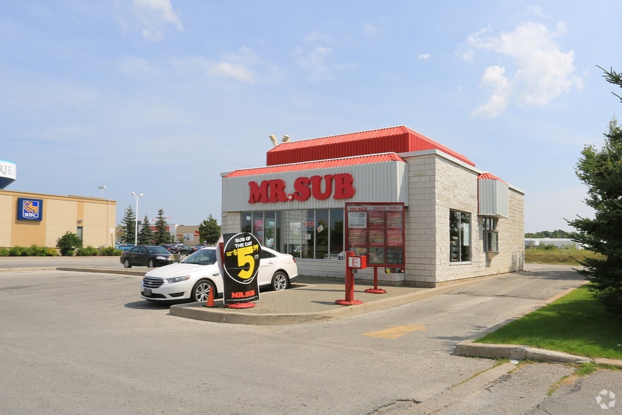 103 Mapleview Dr, Barrie, ON for sale - Primary Photo - Image 1 of 1