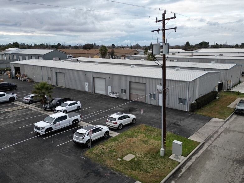 1649 Elzworth St, Bakersfield, CA for lease - Building Photo - Image 2 of 2