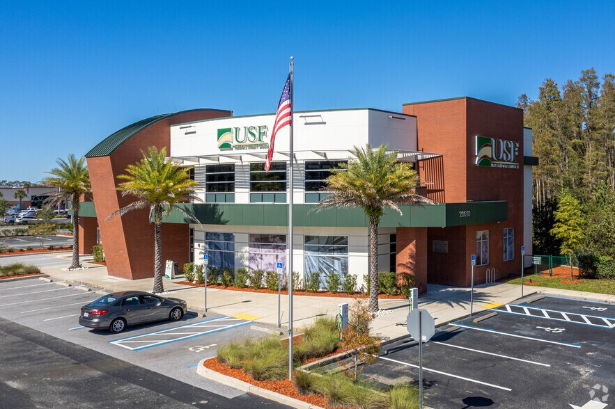 20610 Bruce B Downs Blvd, Tampa, FL à vendre - Photo principale - Image 1 de 1