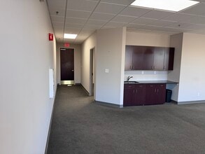 50101 Governors Dr, Chapel Hill, NC à louer Photo intérieure- Image 2 de 5