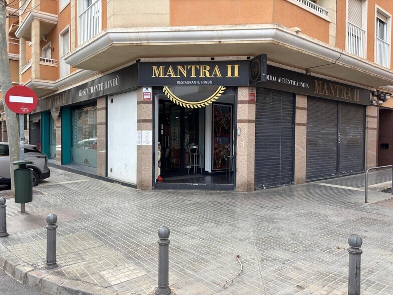 Commerce de détail dans Elche, Alicante à louer - Photo du bâtiment - Image 1 de 11
