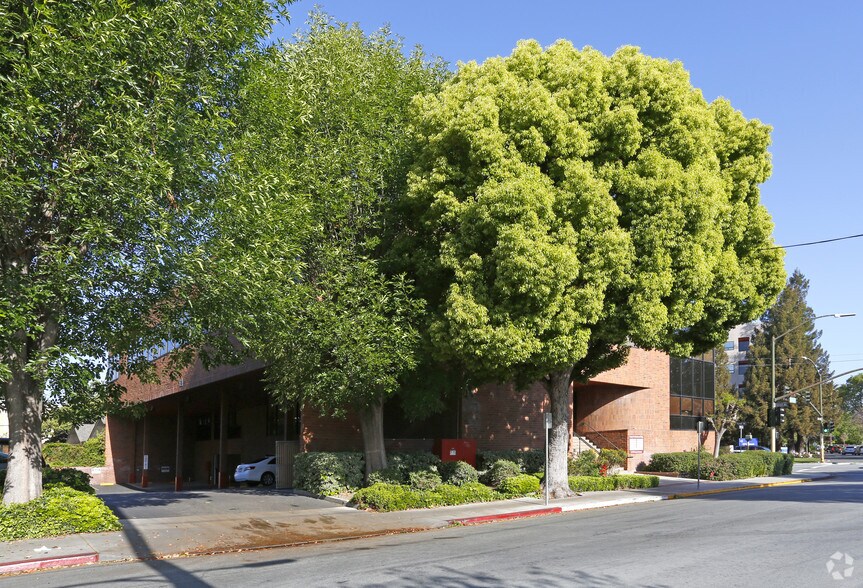 2110 Forest Ave, San Jose, CA à louer - Photo du bâtiment - Image 2 de 6