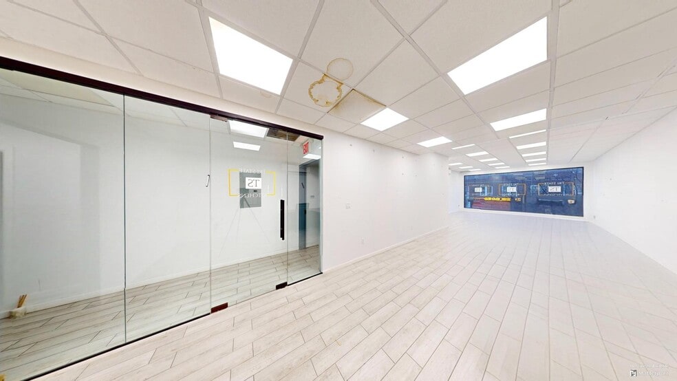 1716 Avenue M, Brooklyn, NY for lease - Primary Photo - Image 1 of 14