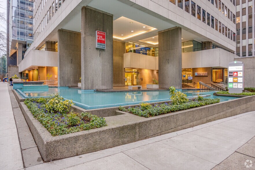 1111 Melville St, Vancouver, BC à louer - Photo du bâtiment - Image 2 de 5