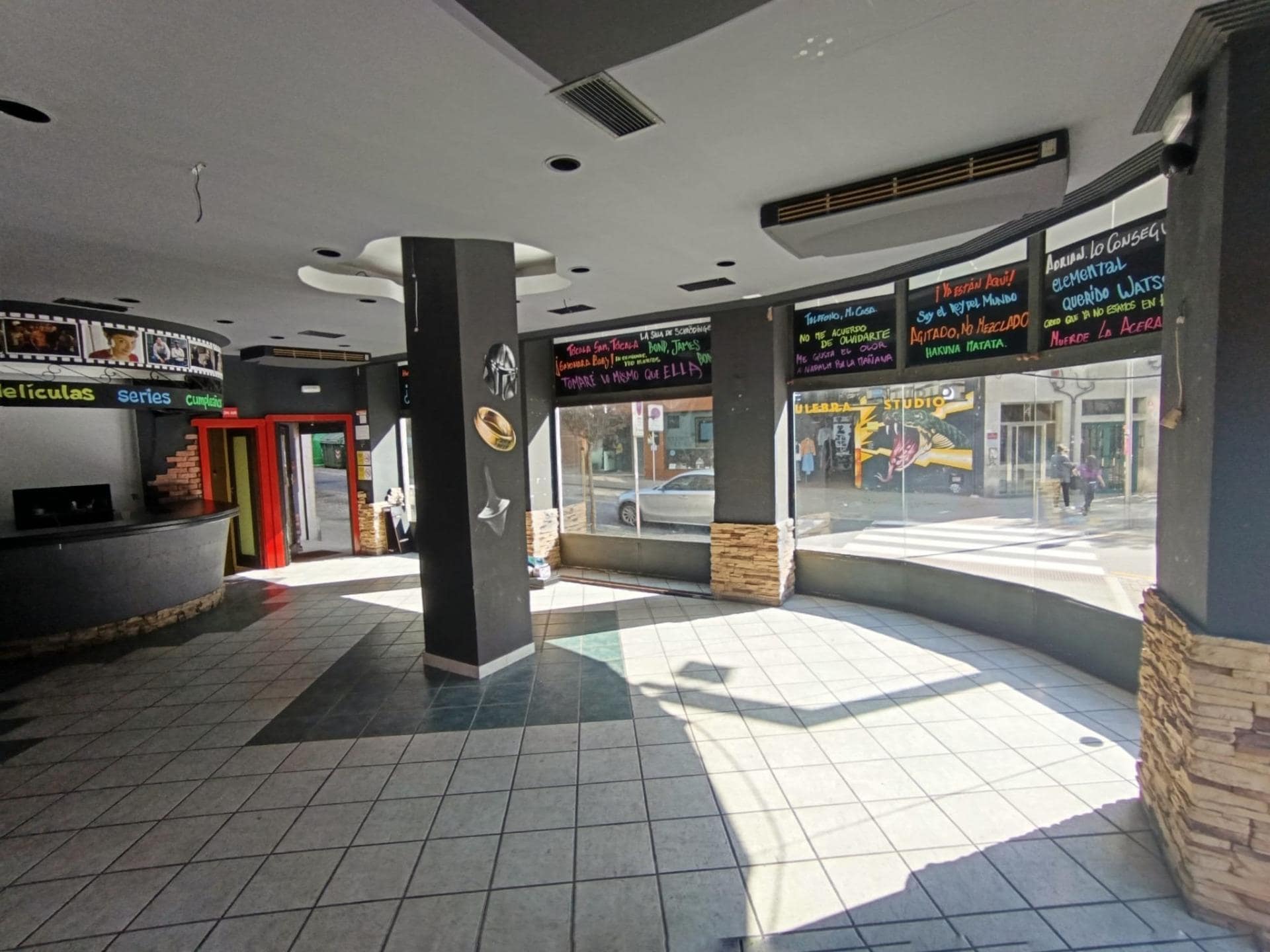 Retail in Pontevedra for sale Building Photo- Image 1 of 48