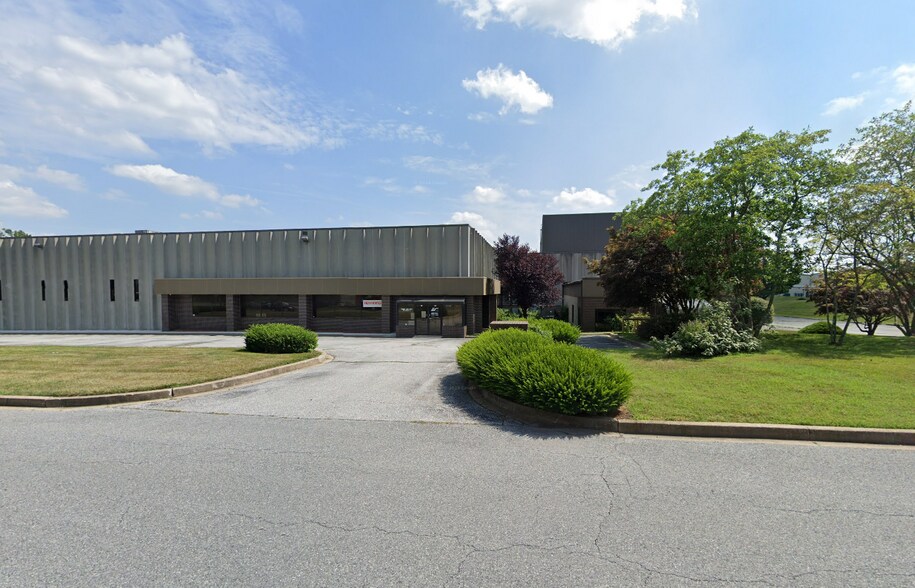 151 Airport Dr, Westminster, MD à louer - Photo du bâtiment - Image 1 de 7