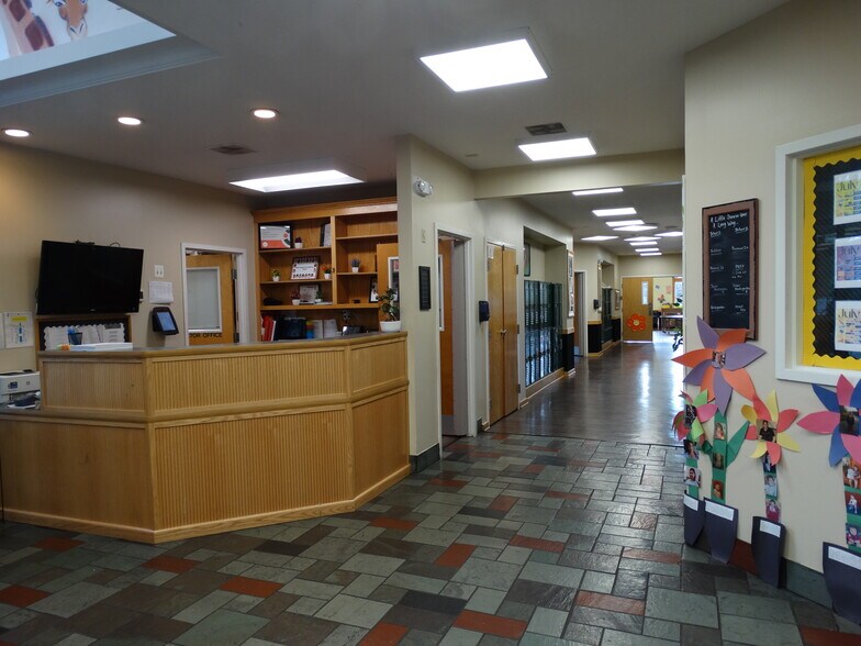 43560 Suzanne Hope Way, Ashburn, VA à vendre - Hall d’entrée - Image 2 de 11