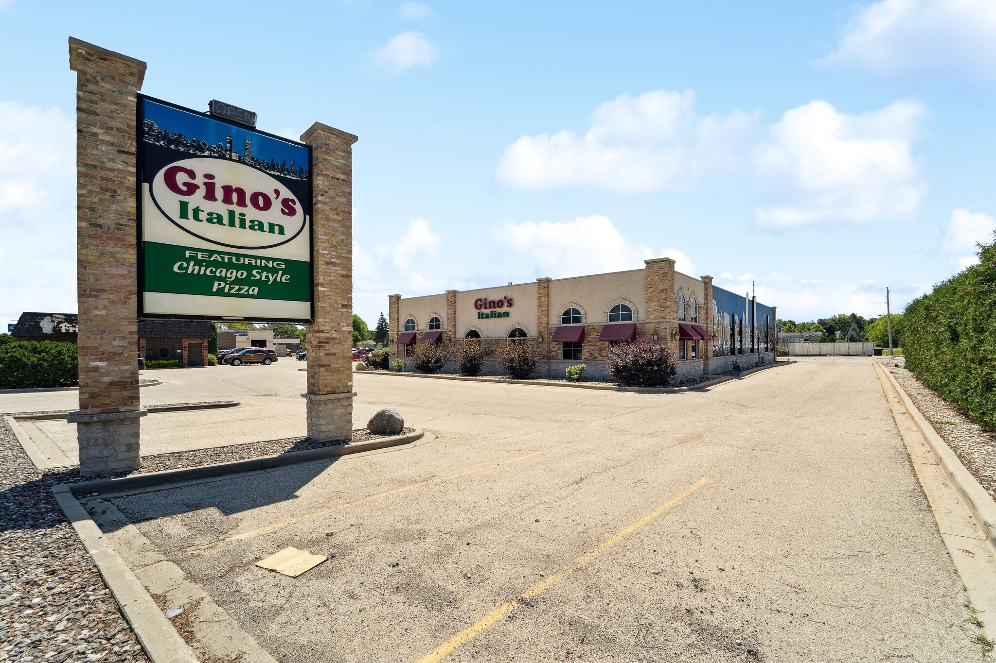 584 W Johnson St, Fond Du Lac, WI for sale Building Photo- Image 1 of 7