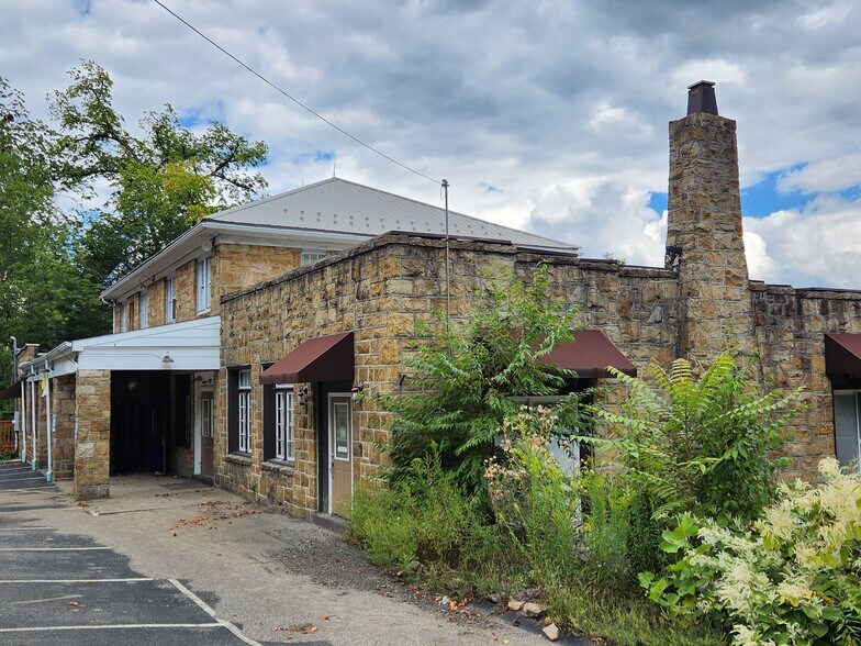 1129 Lincoln Hwy, Laughlintown, PA à vendre - Photo du bâtiment - Image 3 de 16